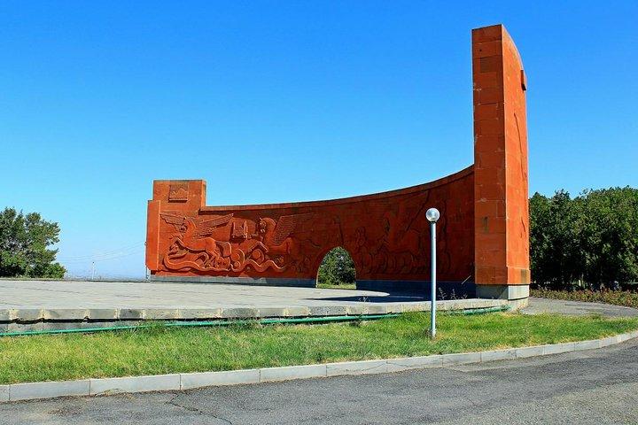 Private Tour zum Sardarapat Monument