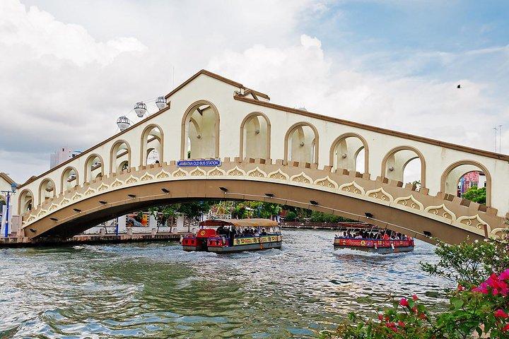 Passeio pela cidade de Malaca e cruzeiro pelo rio com Baba e almoço Nyonya