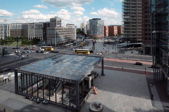Berlin Famous Landmarks PhotoWalks Tour