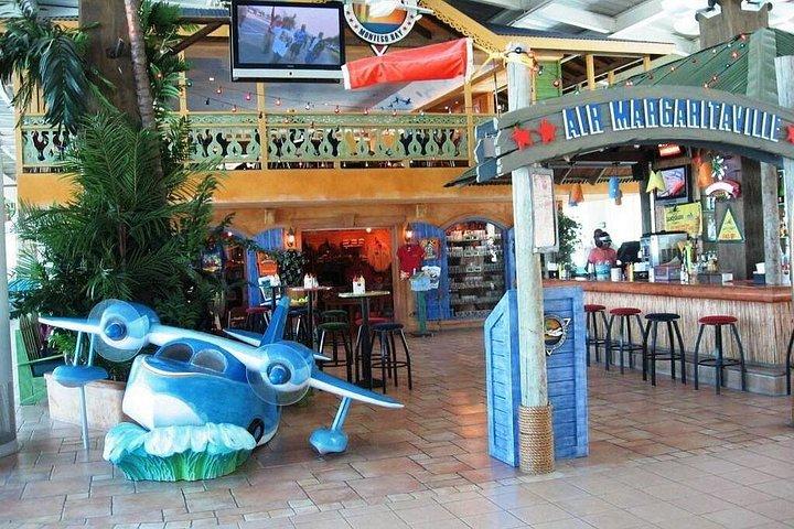 ドクターズ ケーブ ビーチ、マルガリータビル、モンテゴ ベイのホテルからのショッピング