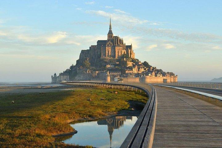 Trasferimento privato da Parigi a Mont Saint-Michel - Fino a 7 persone
