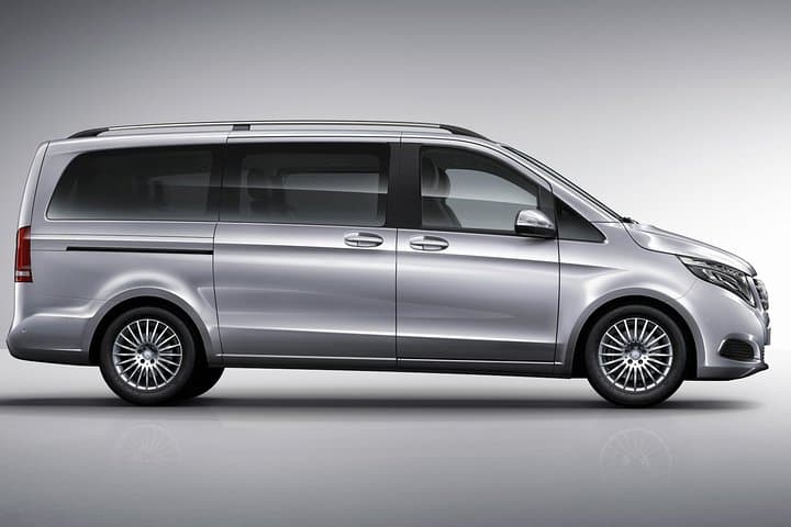 Barcelona El-Prat International Airport Private Arrival Transfer
