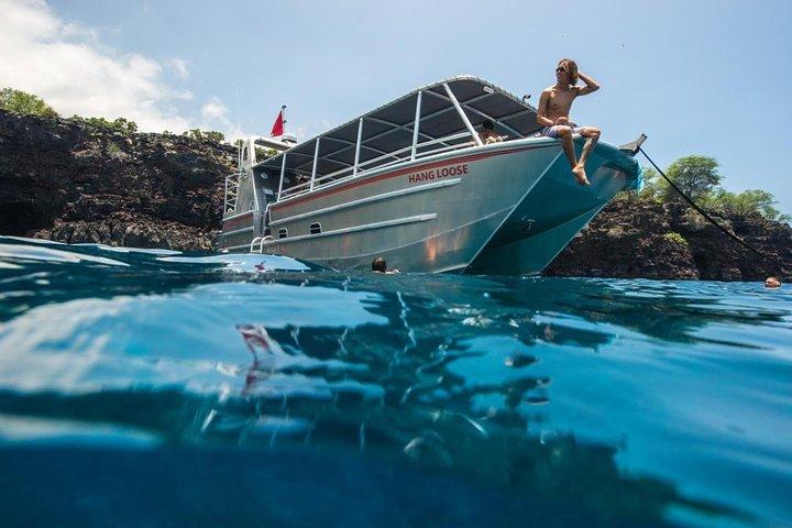 Big Island: Capitan Cook fa snorkeling su un catamarano a motore con pranzo
