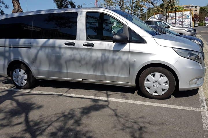 Shuttle Arrival Transfer from Paris Airport to Hotel/ Apartment