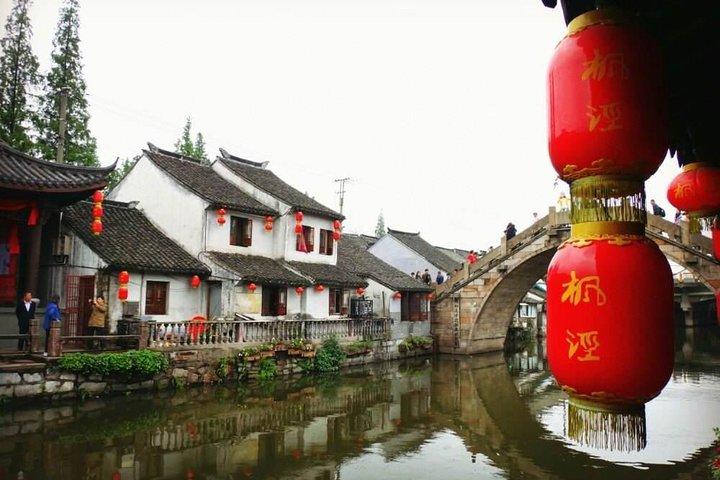 Privater Rundflug Transfer von Shanghai nach Fengjing Ancient Town
