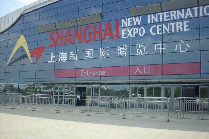 Traslado privado de / para o novo centro internacional de exposições de Xangai