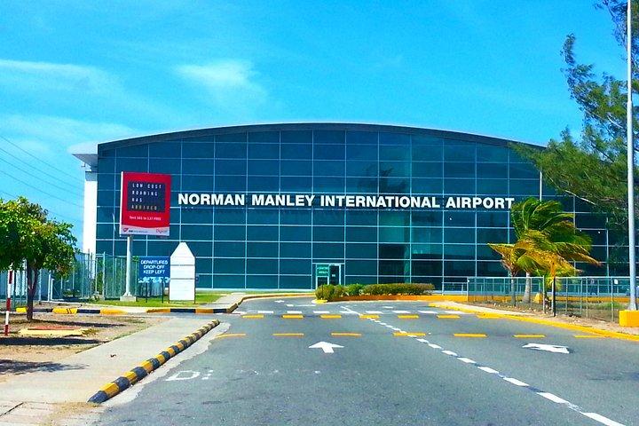Transferência Privada de Chegada: Aeroporto Internacional de Kingston para o Hotel