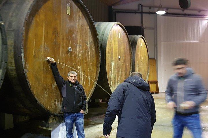 Traditionel måltid i et baskisk Cider House fra San Sebastian