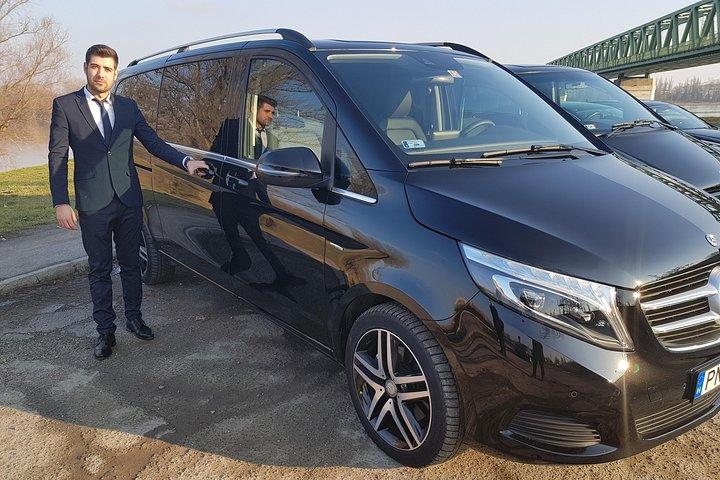 Transfert aéroport privé de Budapest dans un minibus de luxe