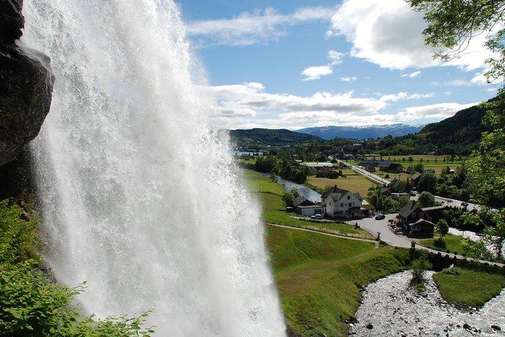 プライベートガイドツアー：ベルゲンのFolgefonna Glacier＆Bondhus Valley、10時間