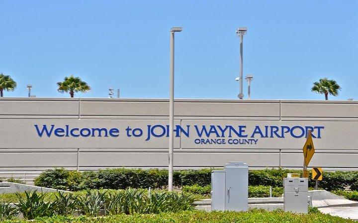 Navetta dell'hotel per l'aeroporto John Wayne (SNA).
