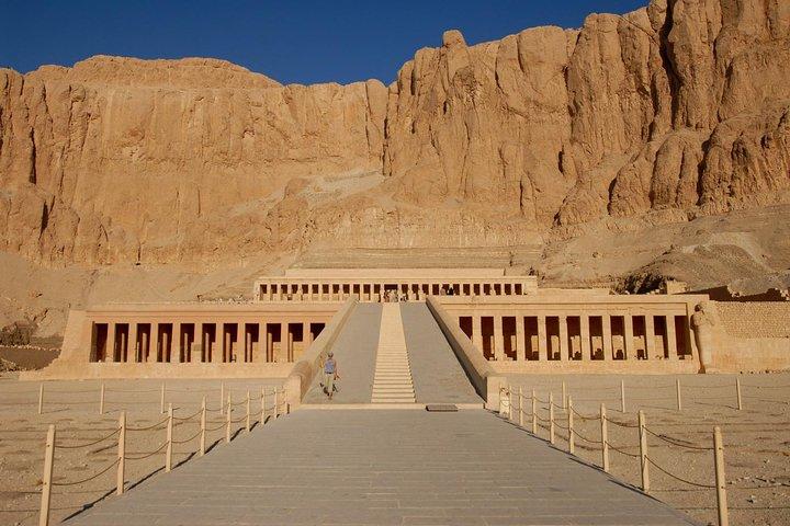Private Layover Tour van Luxor Airport naar Luxor East en West Banks met lunch