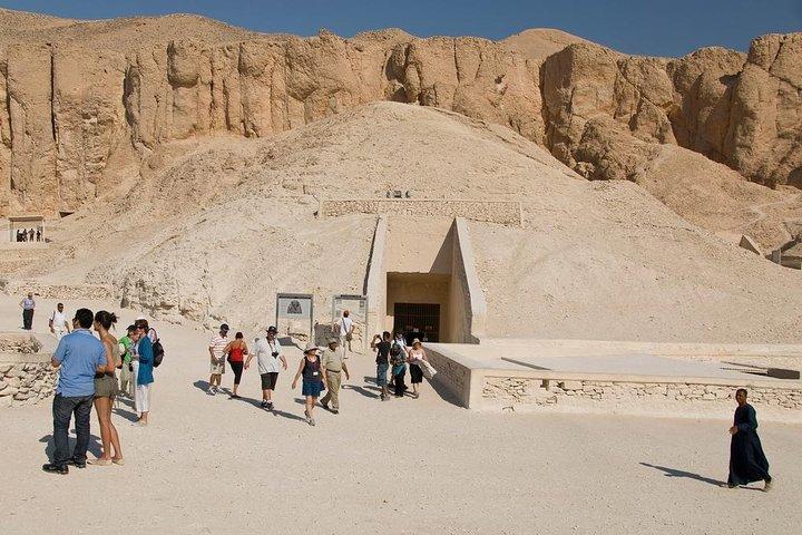 Private Layover Tour van Luxor Airport naar Luxor East en West Banks met lunch