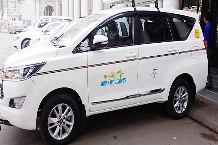 Da Agra a New Delhi, solo andata, trasferimento in auto privata