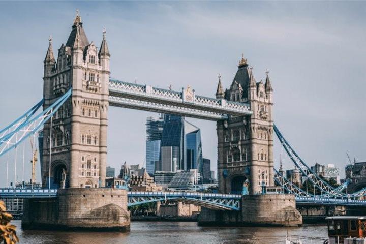 ロンドンからセントパンクラス駅への専用送迎出発サービス