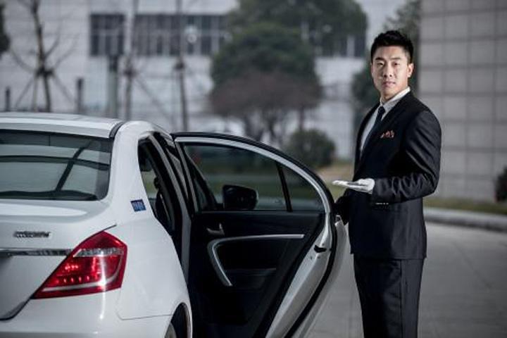Shanghai Downtown Hotel til Pudong Lufthavn envejs privat transfer