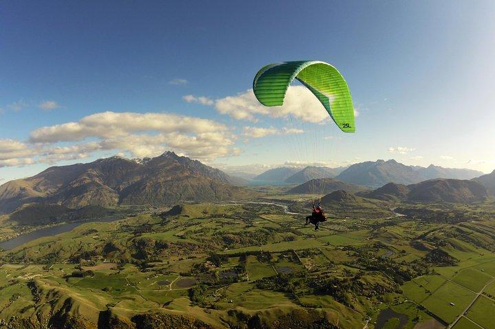 Queenstown Tandem Gleitschirmfliegen vom Coronet Peak