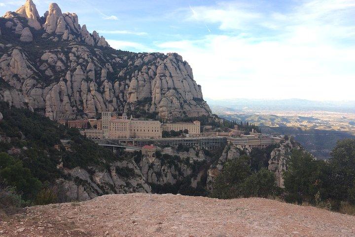 Traslado Montserrat ida y vuelta con almuerzo (opcional)