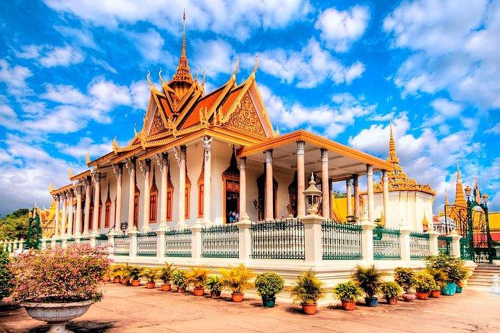Phnom Penh naar Koh Rong/Koh Rong Sanloem per auto of minibus en boot
