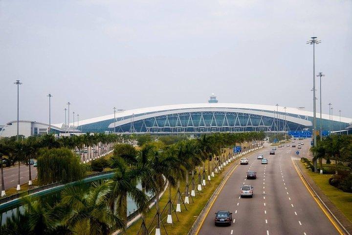 Privater Hin- und Rücktransfer zum Flughafen in englischsprachigen Diensten