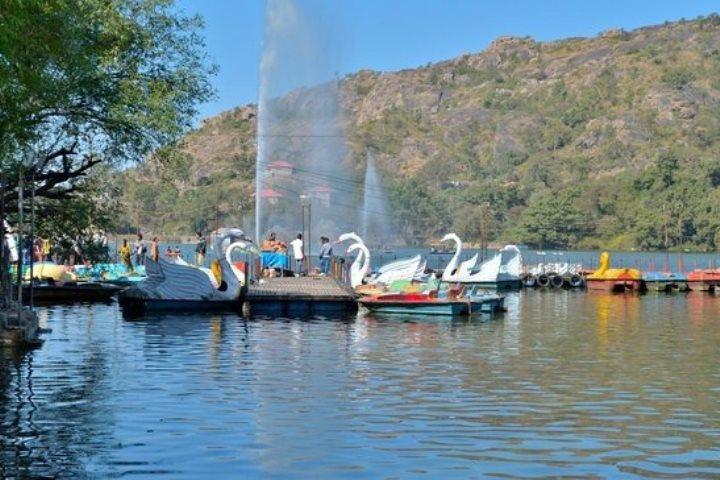 Private One Way To / From Transfer Udaipur & Mount Abu