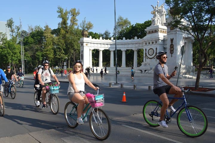 Explore Chapultepec & Mexico City sights by Bike