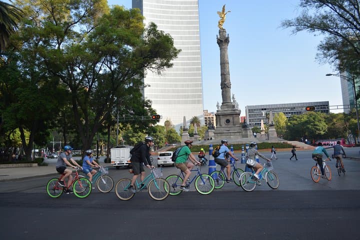 Explore Chapultepec & Mexico City sights by Bike