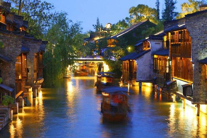 Tour privado nocturno a la antigua ciudad de agua de Wuzhen desde Shanghái