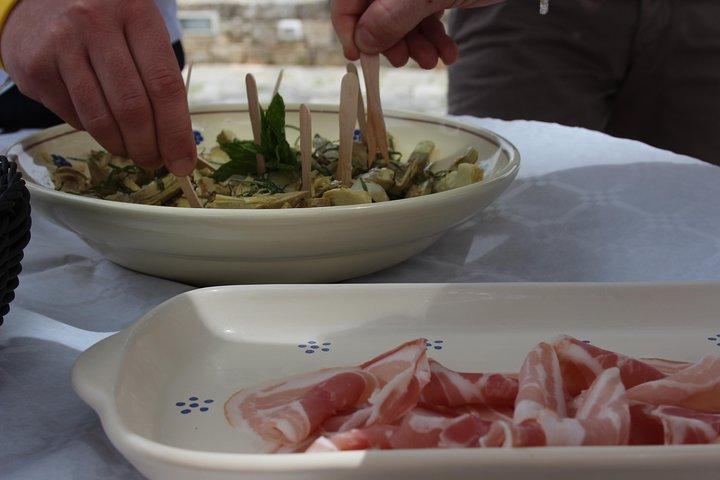 Excursão particular de bicicleta elétrica ao longo de Alberobello com almoço na Masseria local