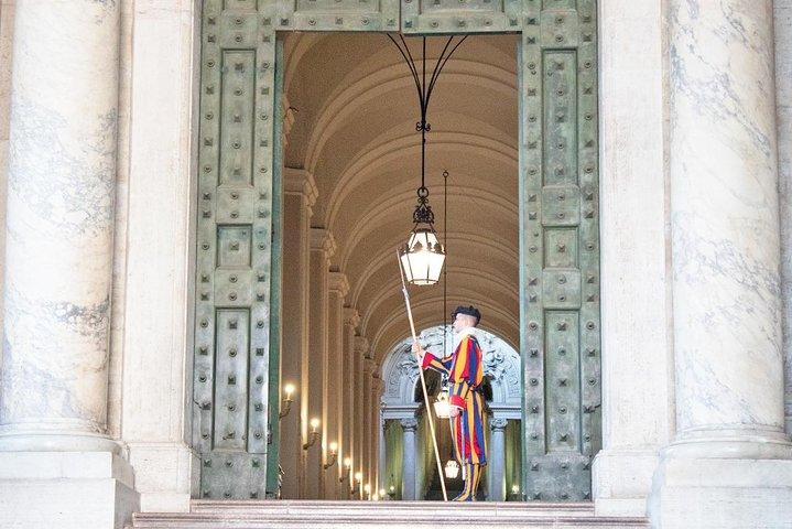Rolstoeltoegankelijke Sixtijnse kapel en privétour in het Vaticaan voor bezoekers uitschakelen