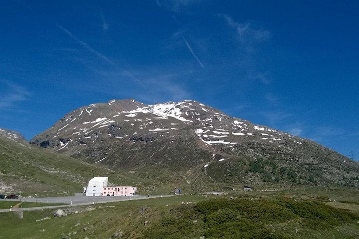 Treno rosso del Bernina, Alpi svizzere e St Moritz Da Milano