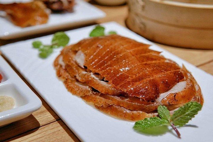 Beijing's Mutianyu Great Wall with Special Peking duck lunch and acrobatics show