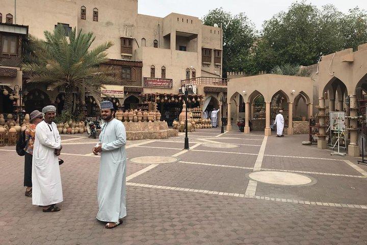 Viagem privada de um dia a Nizwa e Jabal Shams (o Grand Canyon de Omã)