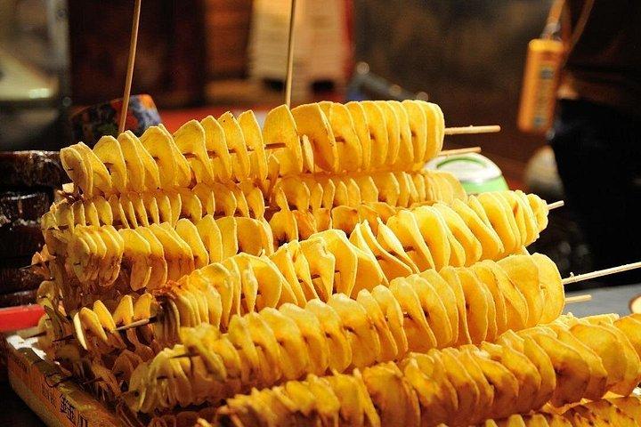 Xi'an Gourmet Walking Tour at Night