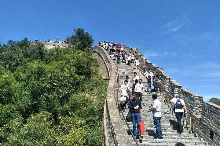 Private Transfer: Badaling Great Wall & Ming Tombs with VIP Pass