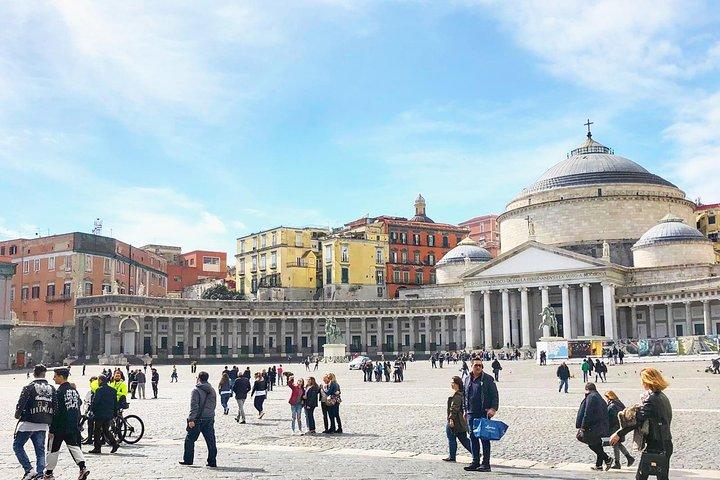 Seaside Naples Food Tour med Marina Promenade & Besøg Castel dell'Ovo