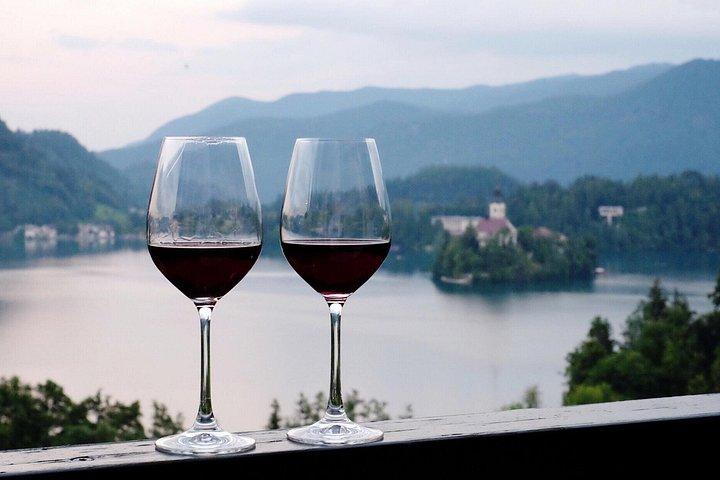 Hotel Triglav Bledのワインセラーでのスロベニアワインの試飲