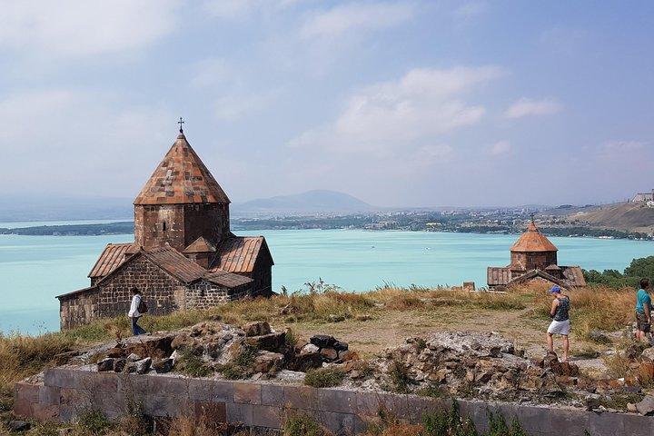 Tagesausflug nach: Lake Sevan-Dilijian (Old Dilijan, Haghartsin Monastery)