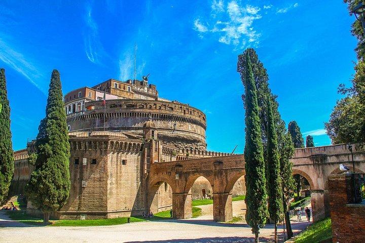 ローカルガイドが付いている子供および家族のための私用Castel Sant'angelo旅行Alessandra