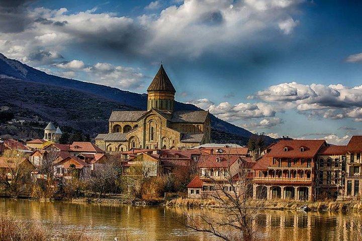 Heldags privat tur i Mtskheta Jvari Gori Uplistsikhe-huler