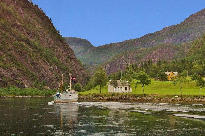 ガイド付きツアー：フィヨルドの秘密 - OsterfjordとMo、6.5時間