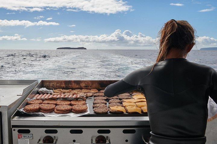 マウイ島：モロキニ島とタートルタウンのシュノーケリング（プライド・オブ・マウイ）
