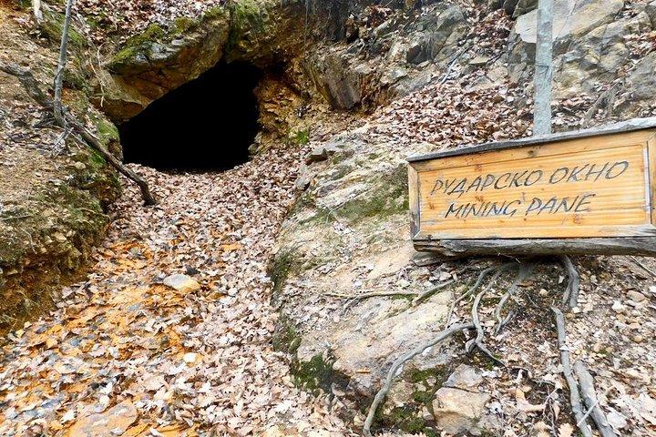 ベオグラードからのプライベート日帰り旅行：Nis観光ツアーと悪魔の町