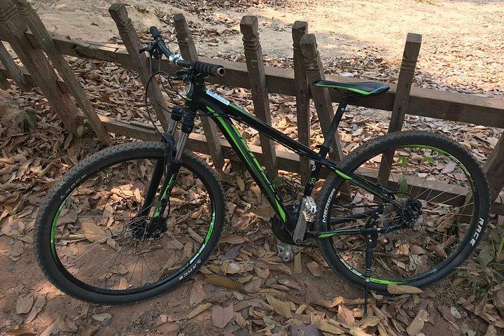 アンコール ワット、アンコール トム古都、タ プロームのサイクリング ツアー