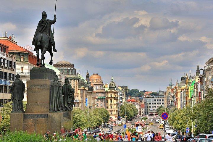 Prag: Busstur, vandring, flodkryssning och lunch