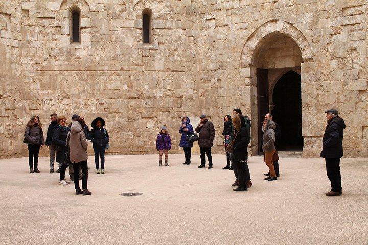 Walking tour Castel del Monte Unesco site