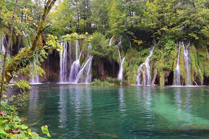 Lagos privados de Plitvice e Rastoke_tickets incluídos