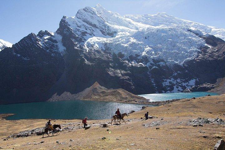 6 day Rainbow Mountain x Ausangate Trek - FlashpackerConnect
