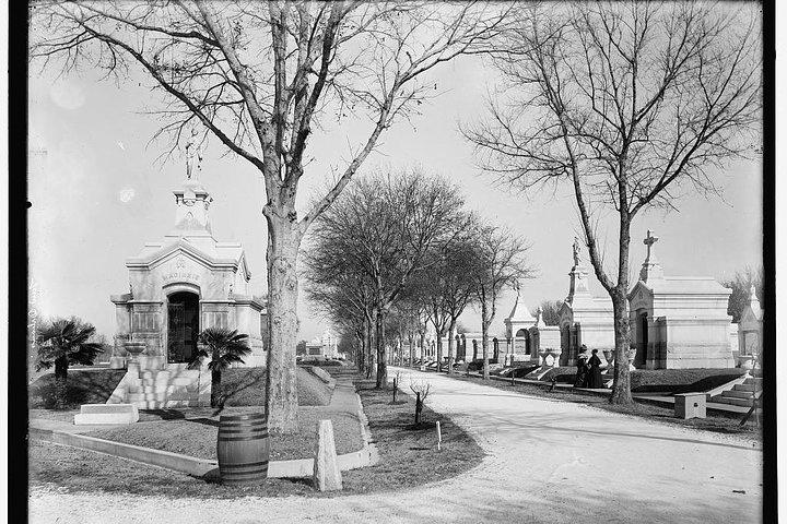 Storie del cimitero di Metairie: un tour audio autoguidato