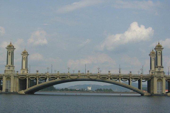 Garden City of Putrajaya, Rosa moskén, Lake Boat Joyride (guidad)
